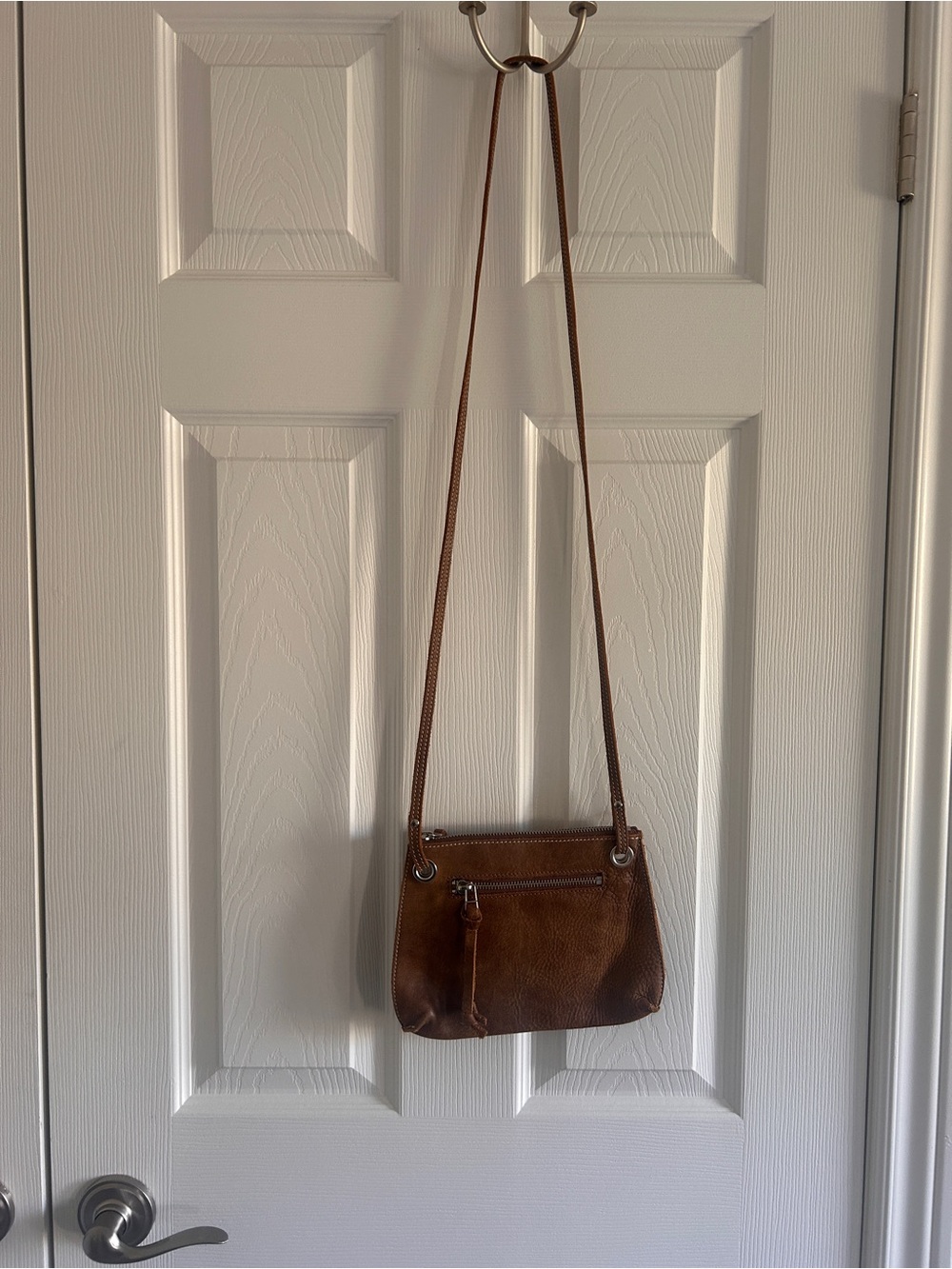 Roots Tan Brown Leather Crossbody Bag with Front Zip